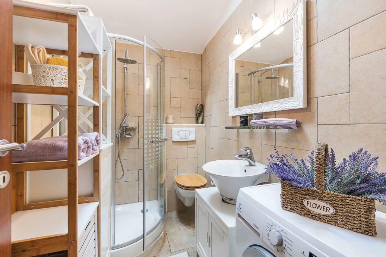 Haus Vita Пула Екстериор снимка